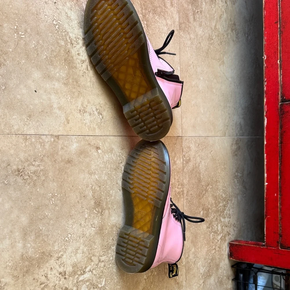 Dr. Martens Kids Pink Lace-Up Boots - Picture 3 of 9